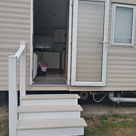 Caledonian Caravan Jaywick Sands Exteriör bild