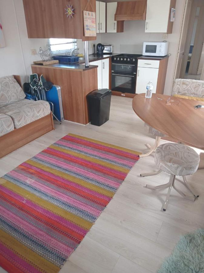 Caledonian Caravan Jaywick Sands Exteriör bild