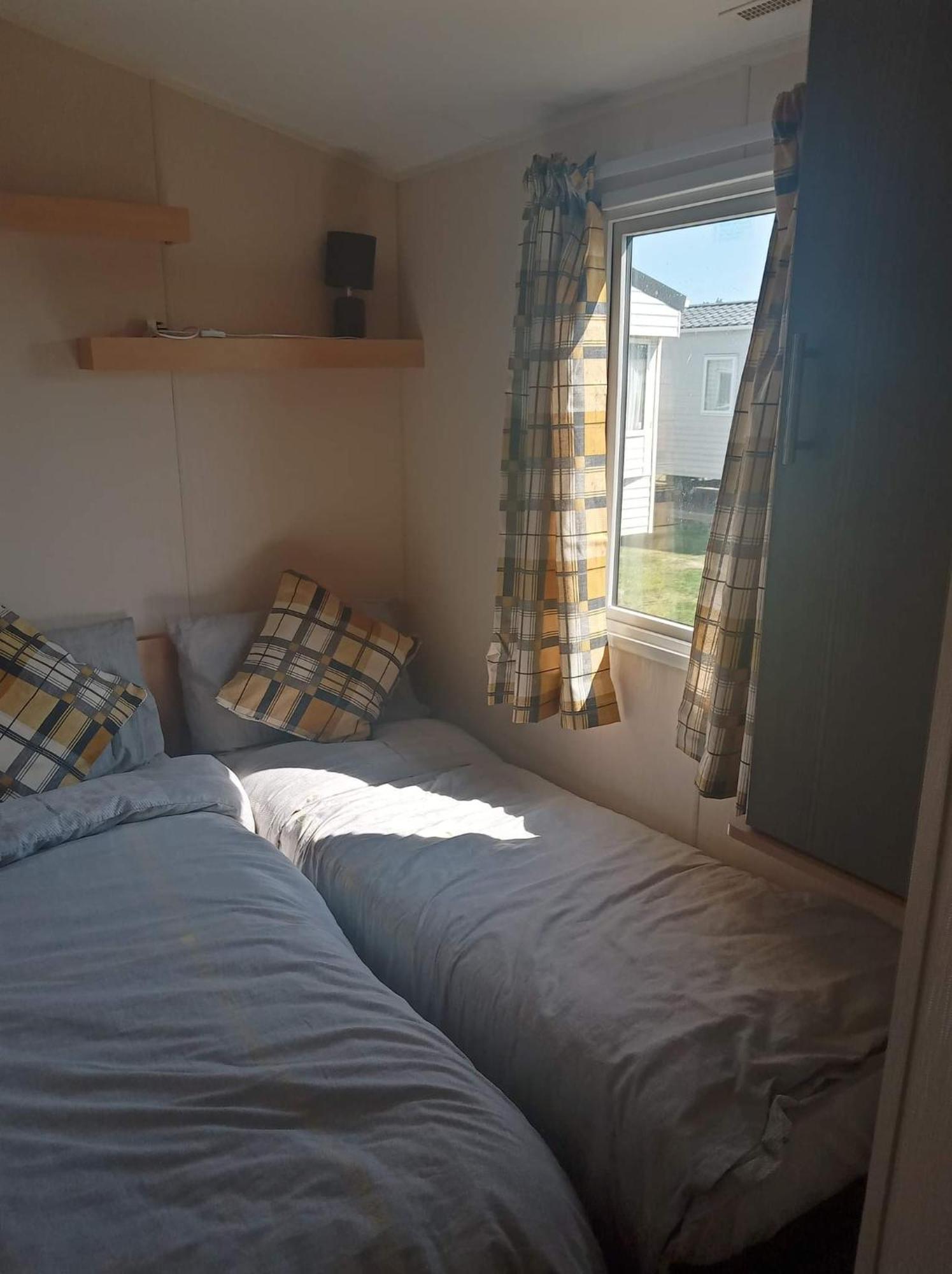 Caledonian Caravan Jaywick Sands Exteriör bild