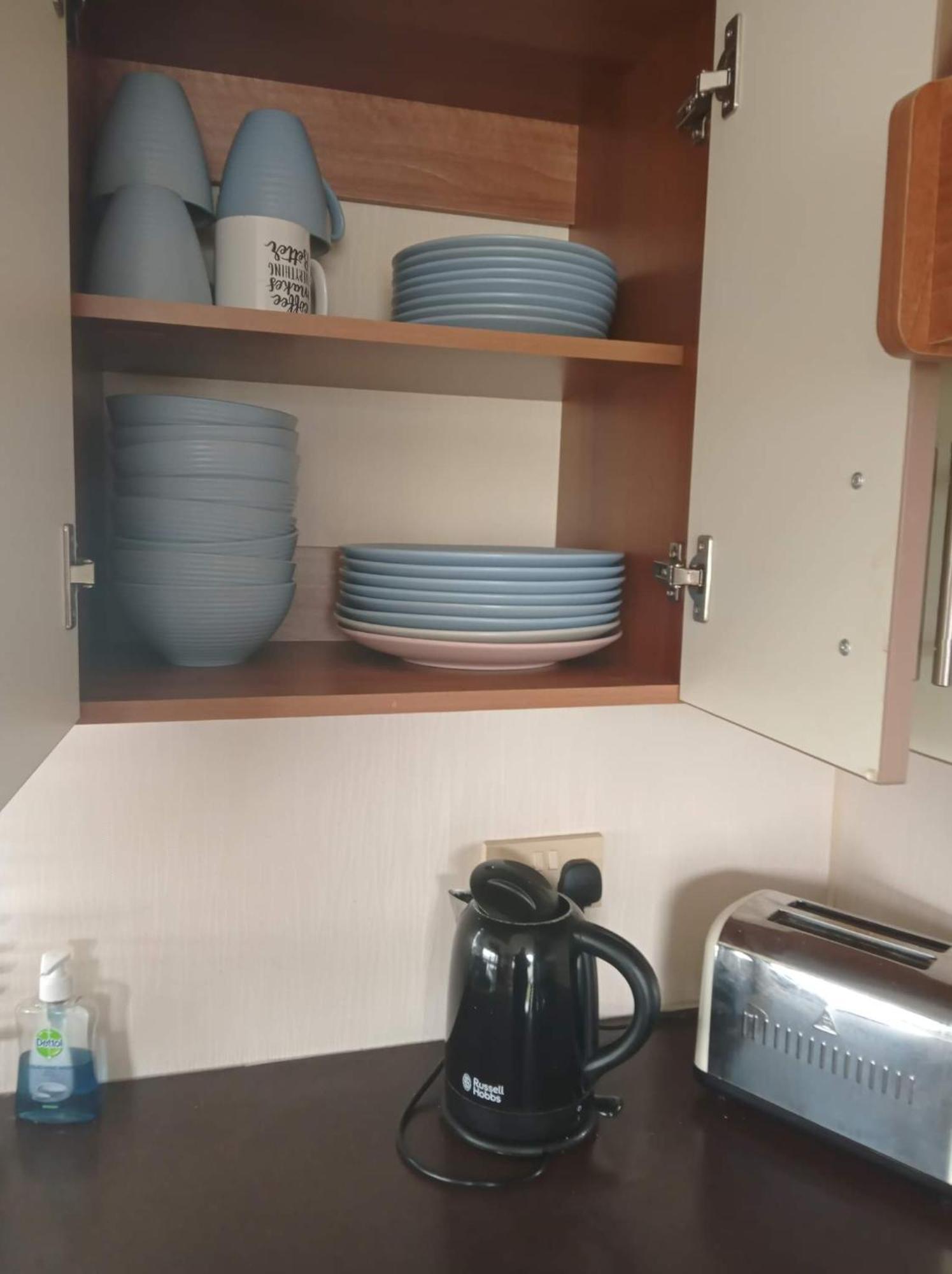 Caledonian Caravan Jaywick Sands Rum bild